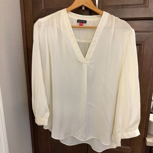 Vince Camuto Cream V-Neck Flowy Blouse